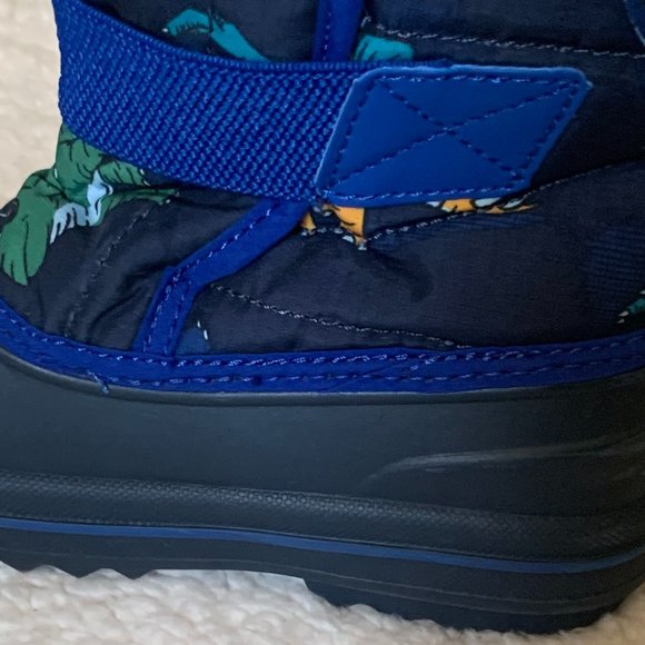 Toddler Boys Dino Snow Boots***Like new, worn once - Picture 7 of 12